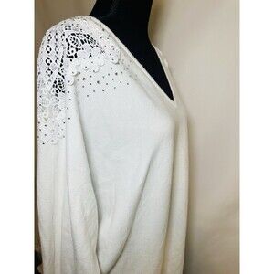 LIV‎ Milano White Rhinestone Floral Emebllished V-Neck Sweater Women's Plus 1X